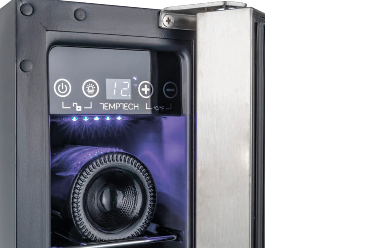 Шкаф винный Temptech WPQ15SCB