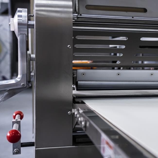 Автоматическая тестораскаточная машина Hualian Machinery YP-520