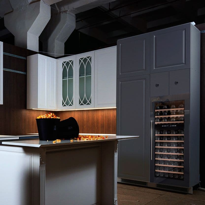 Шкаф винный Dunavox DX-74.230DB