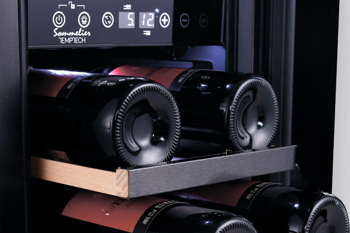 Шкаф винный Temptech SOMX30DRB