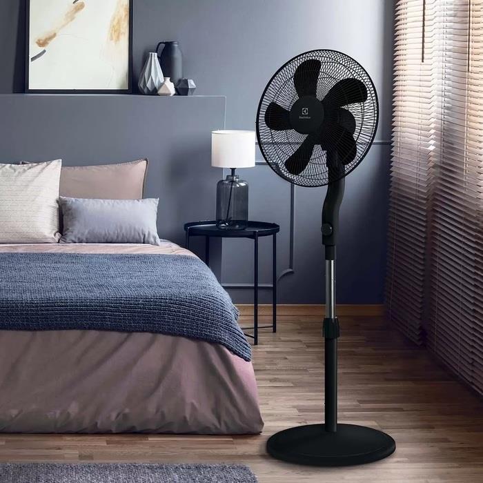 Напольный вентилятор Electrolux EFF-113D