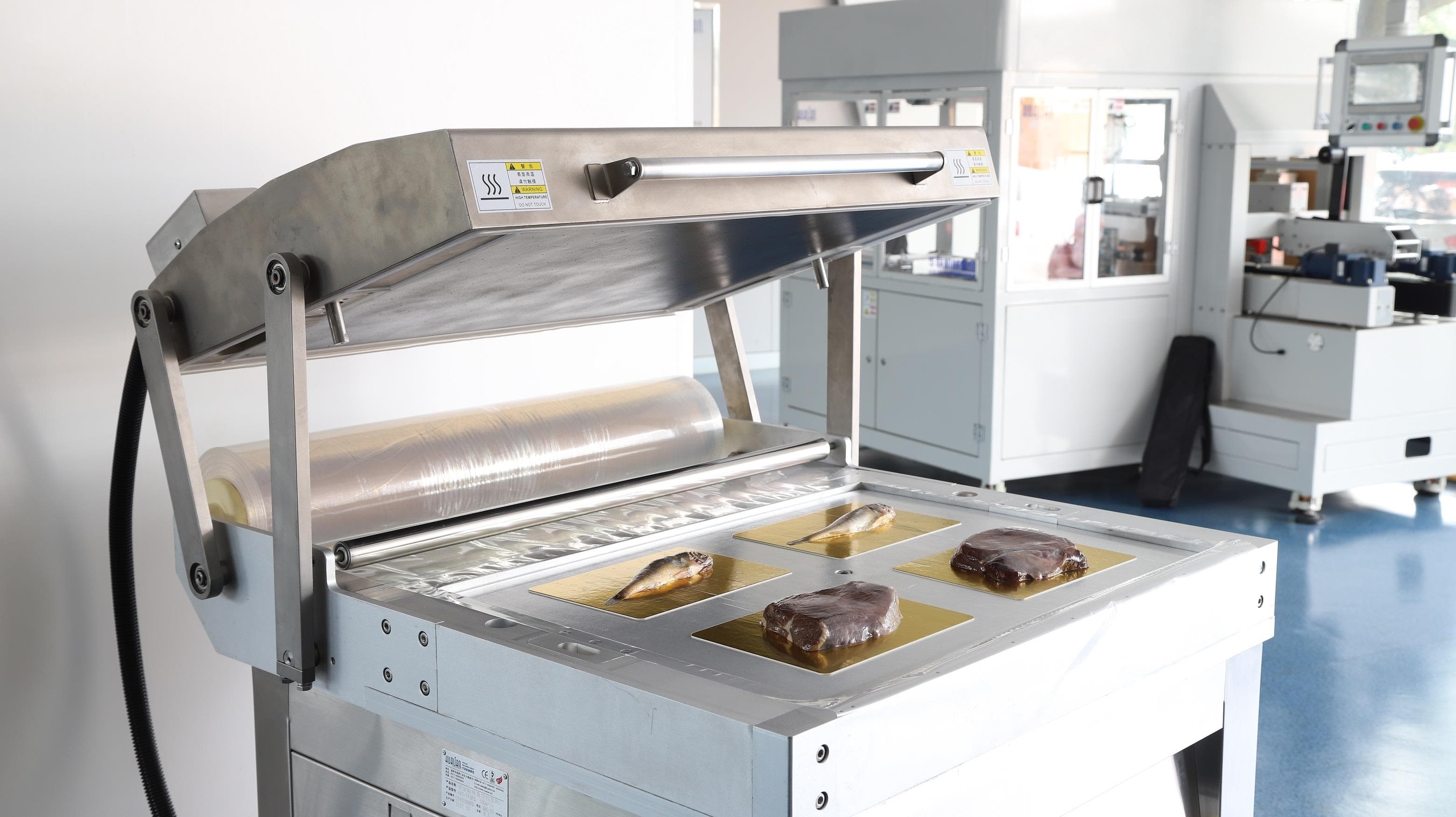 Скин-упаковочная машина Hualian Machinery HVC-760FS