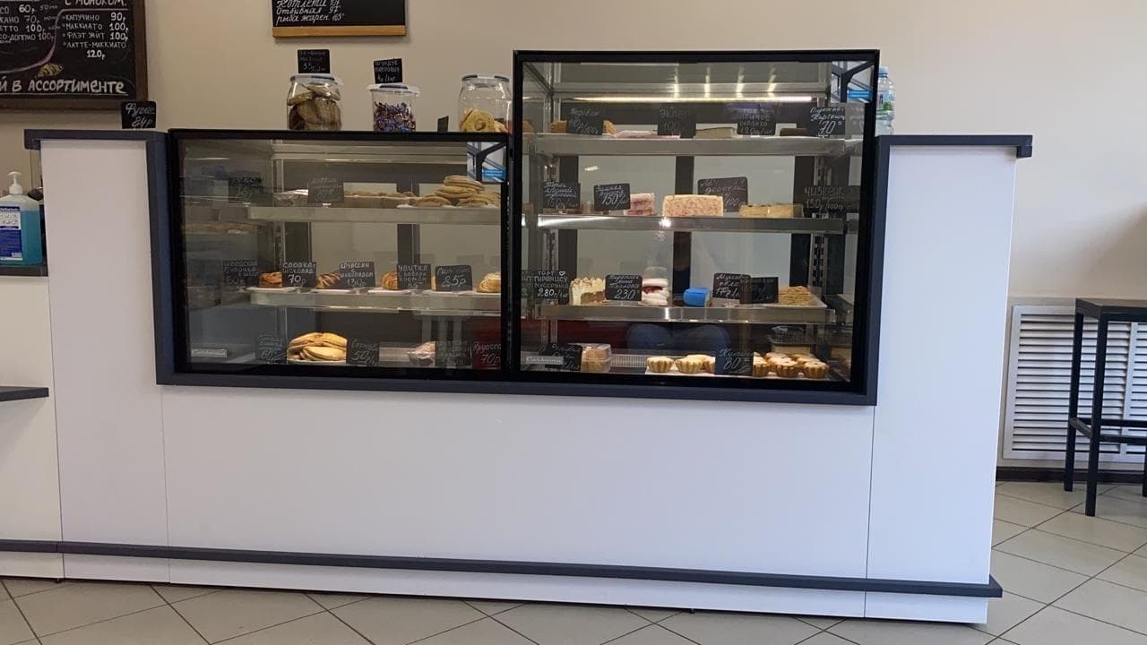Витрина кондитерская Carboma KC71-110 VV 0,9-2 BUILT-IN 9005 открытая