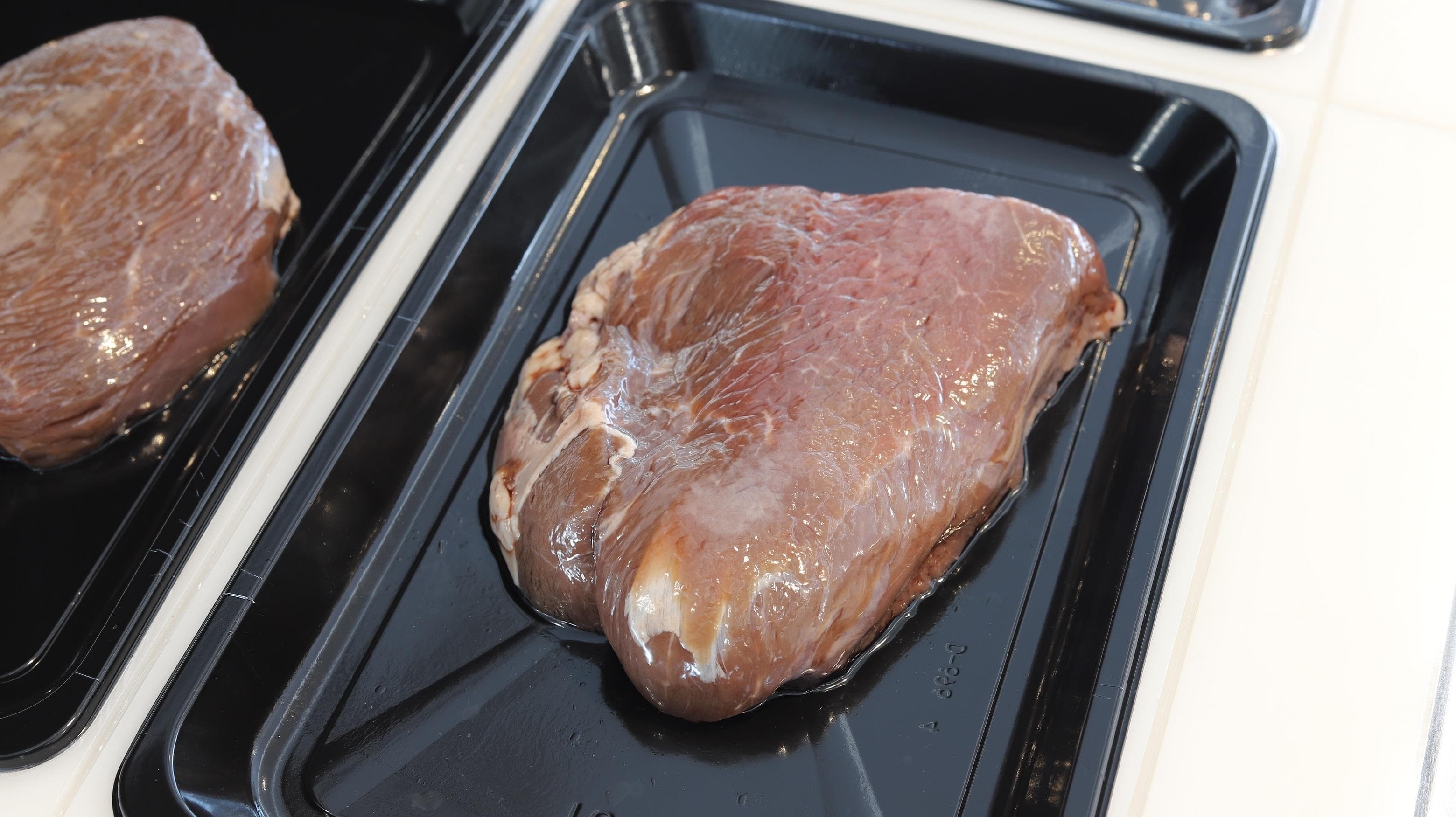 Скин-упаковочная машина Hualian Machinery HVC-760FS