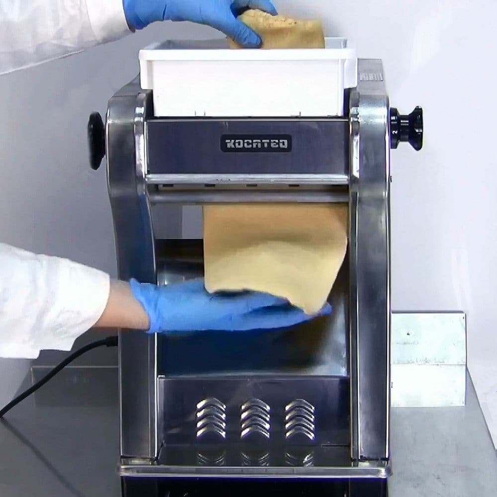 Тестораскаточная машина Kocateq OMJ200A