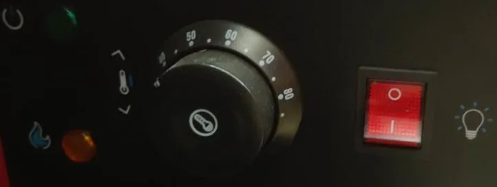 Тепловая витрина Hurakan HKN-WD2