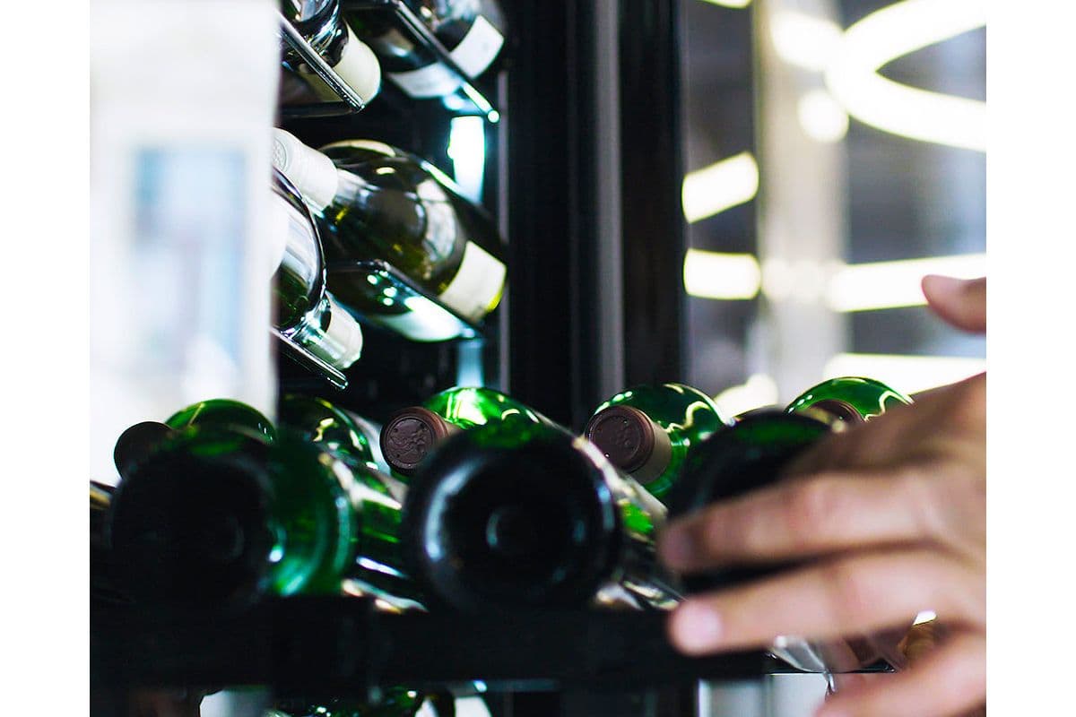 Шкаф винный Temptech CD180SBB