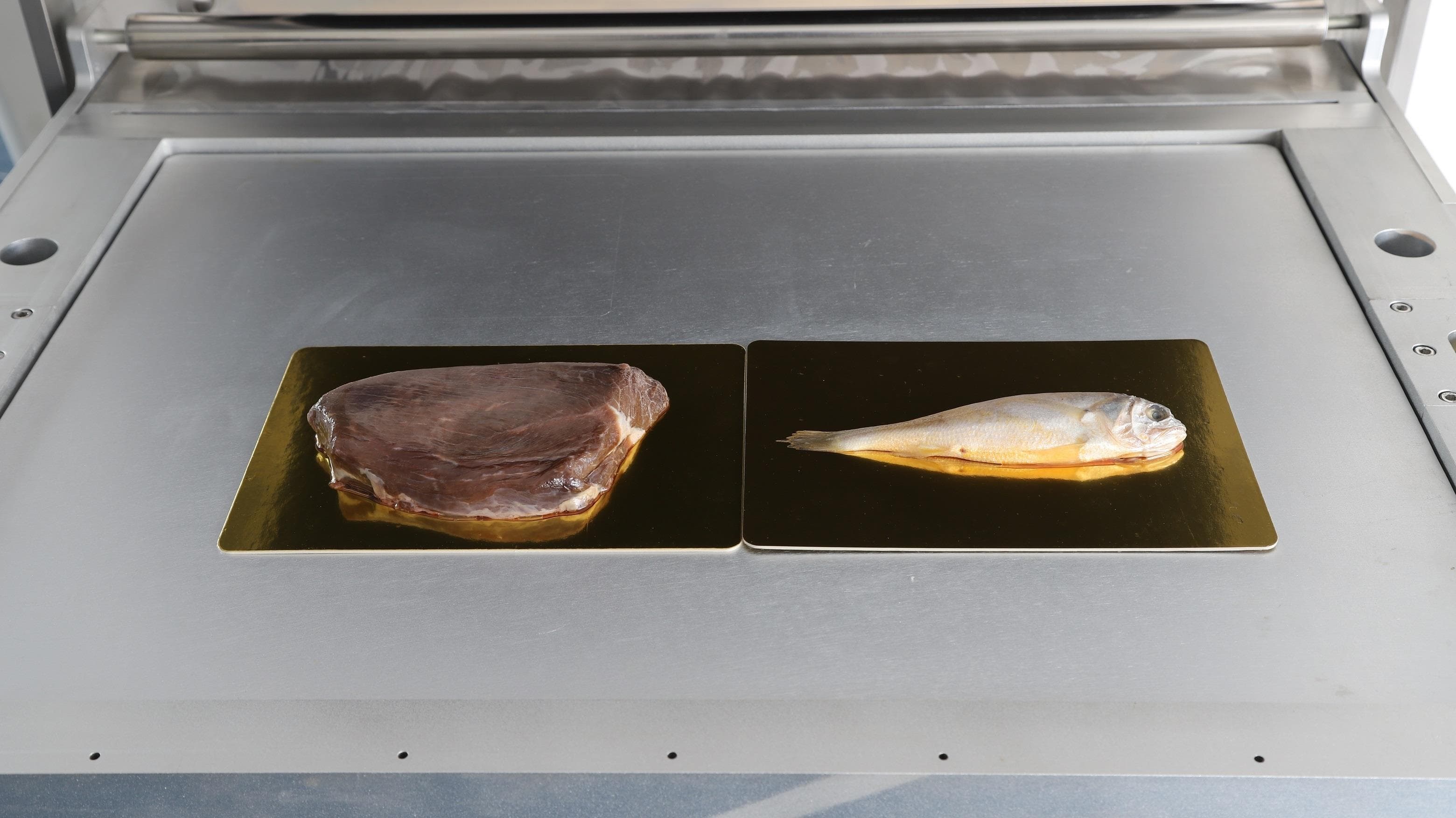 Скин-упаковочная машина Hualian Machinery HVC-760FS