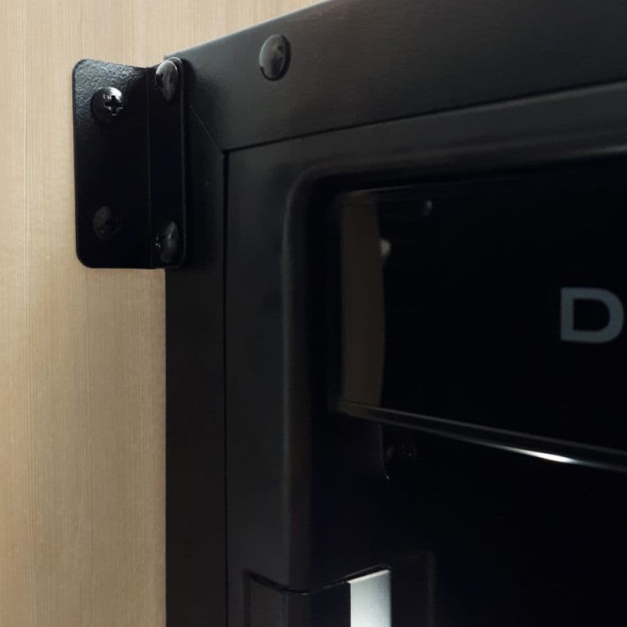 Шкаф винный Dunavox DAU-40.138B