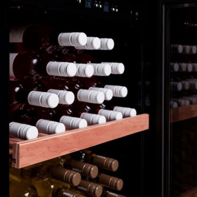 Шкаф винный Dunavox DX-114.270K