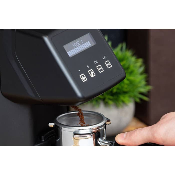 Кофемолка Quamar M80 Touch (M80T-2A0927) черная матовая