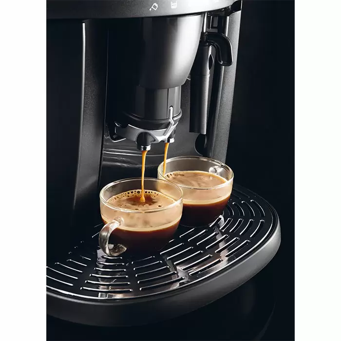 Кофемашина автоматическая DeLonghi Magnifica ESAM 4000