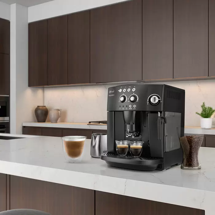Кофемашина автоматическая DeLonghi Magnifica ESAM 4000