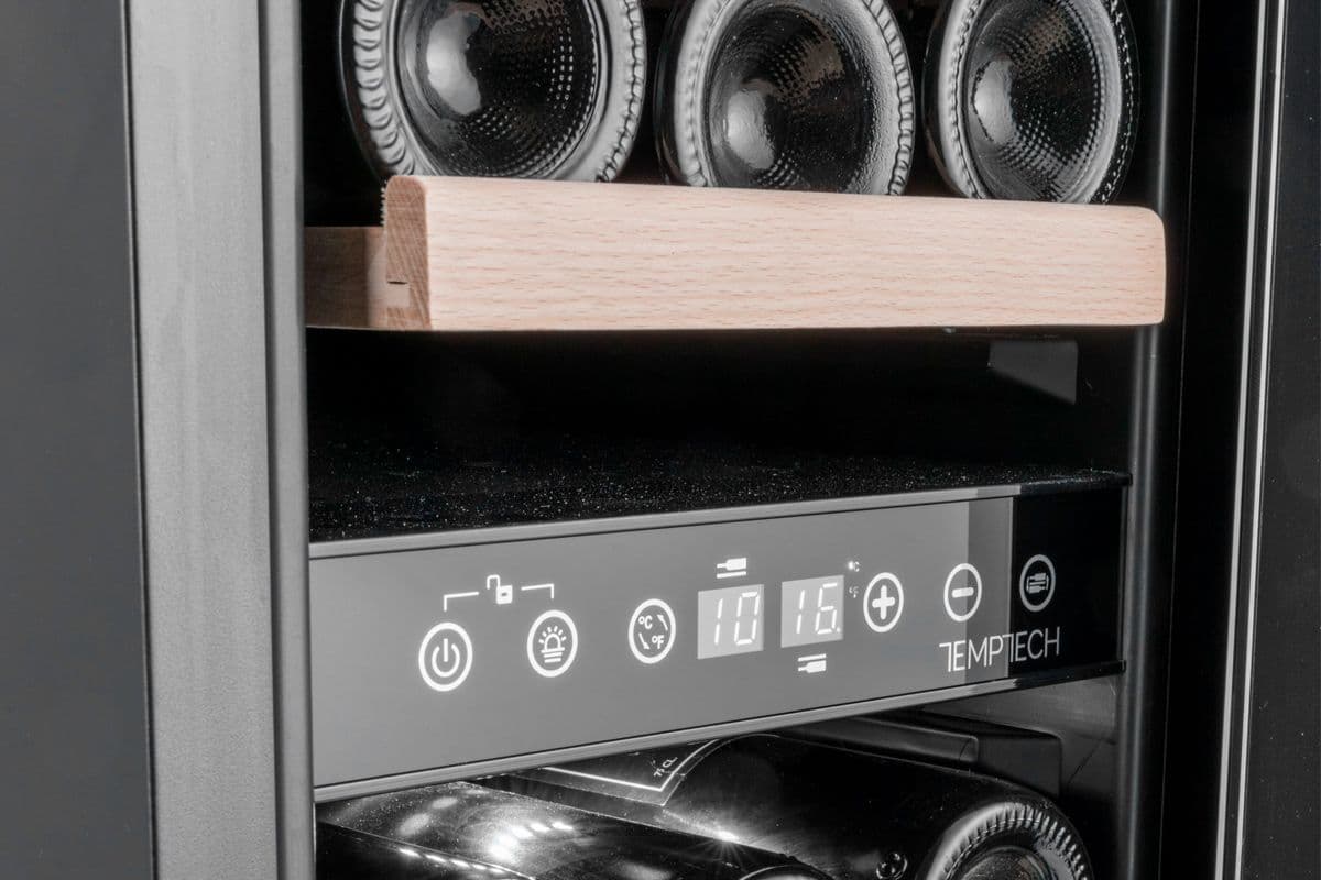 Шкаф винный Temptech OX30DRW