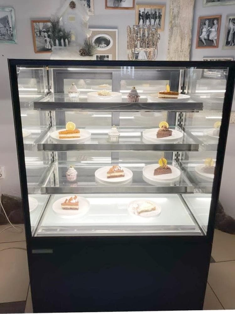 Витрина кондитерская Carboma KC71-110 VV 0,9-2 9005 открытая