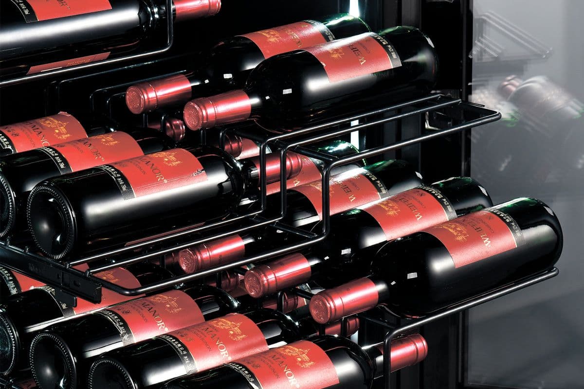 Шкаф винный Temptech PRESPROX60SRB