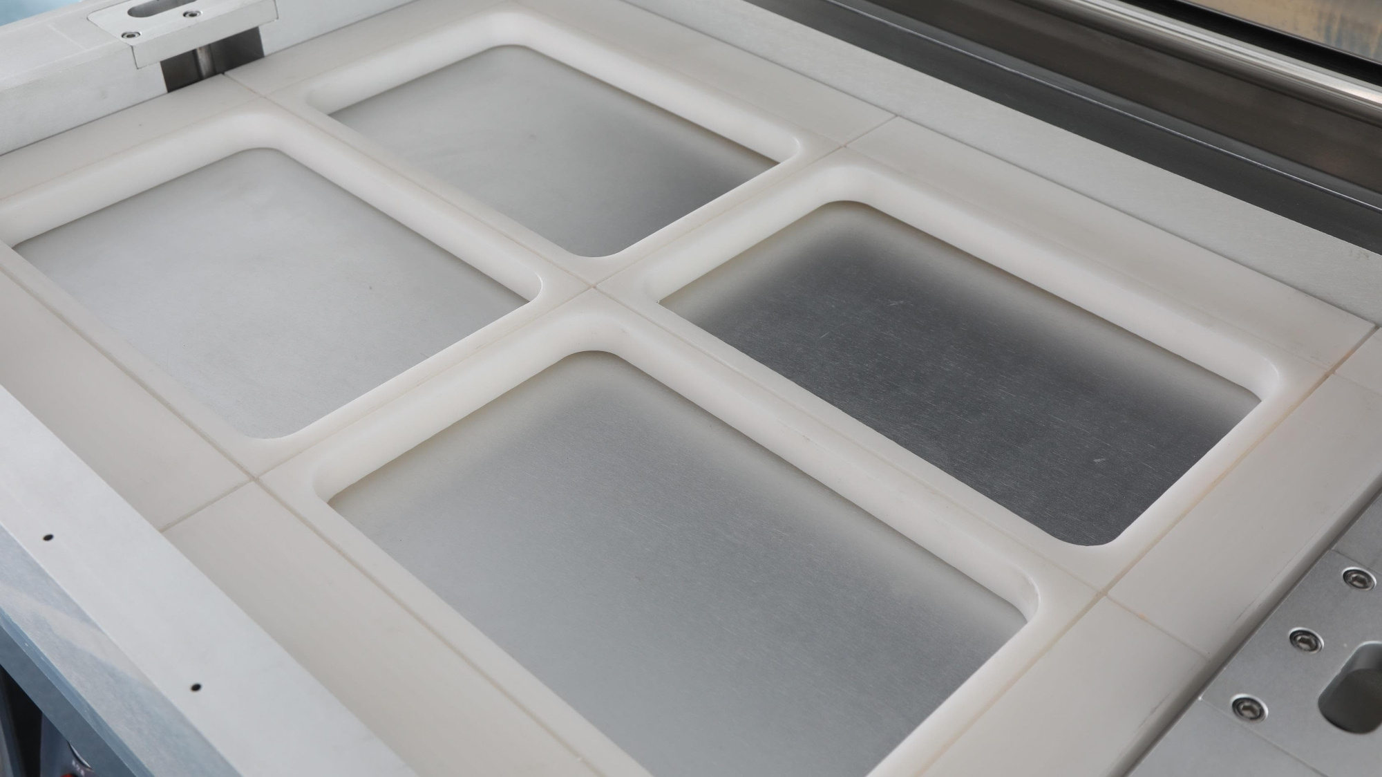 Скин-упаковочная машина Hualian Machinery HVC-760FS